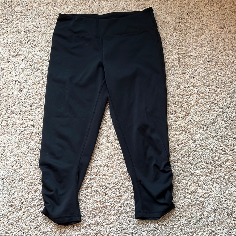 Gaiam Black Capri Leggings